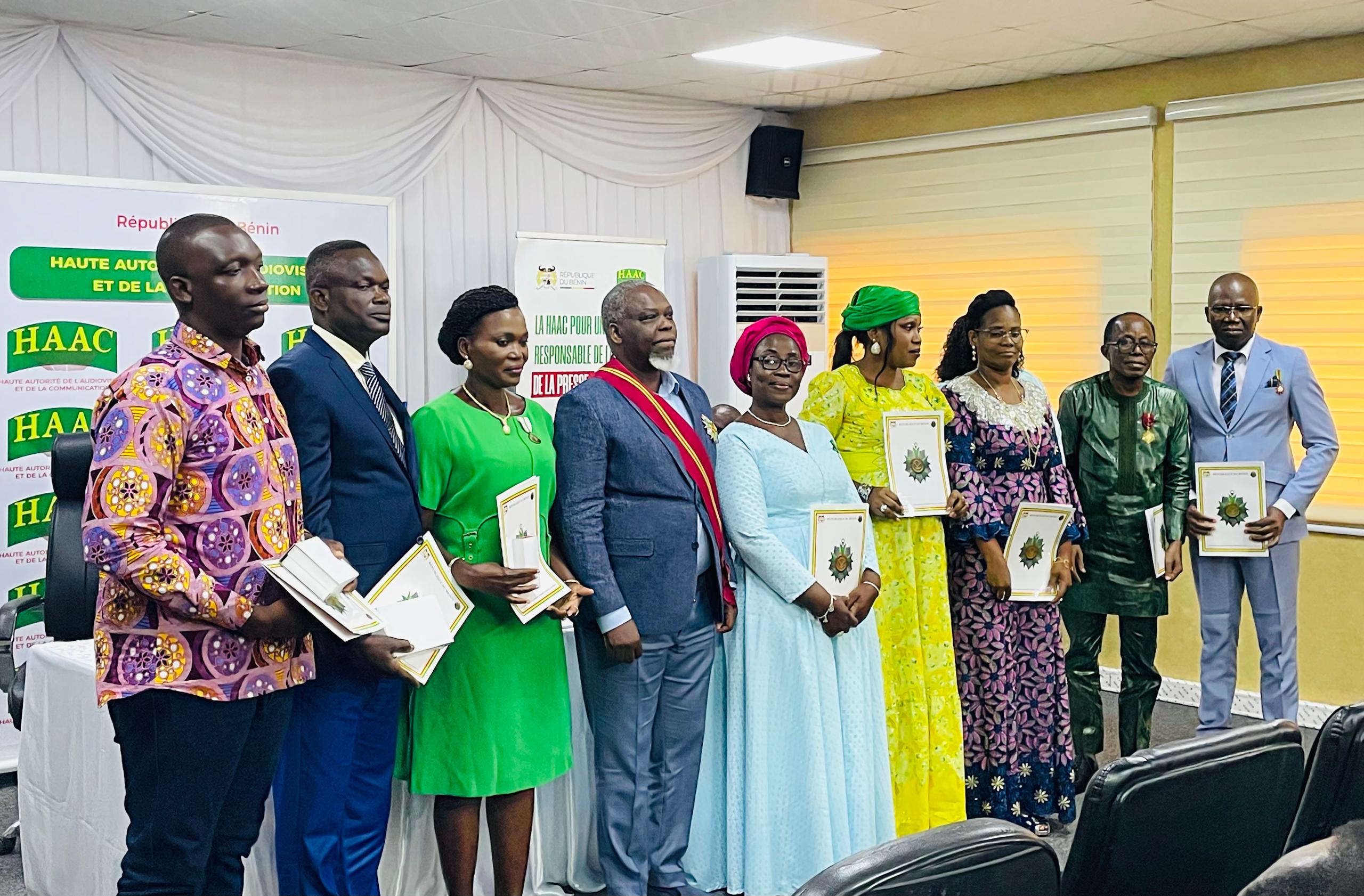 Distinctions honorifiques: La Grande Chancellerie du Bénin élève huit (08) cadres de la HAAC à divers grades