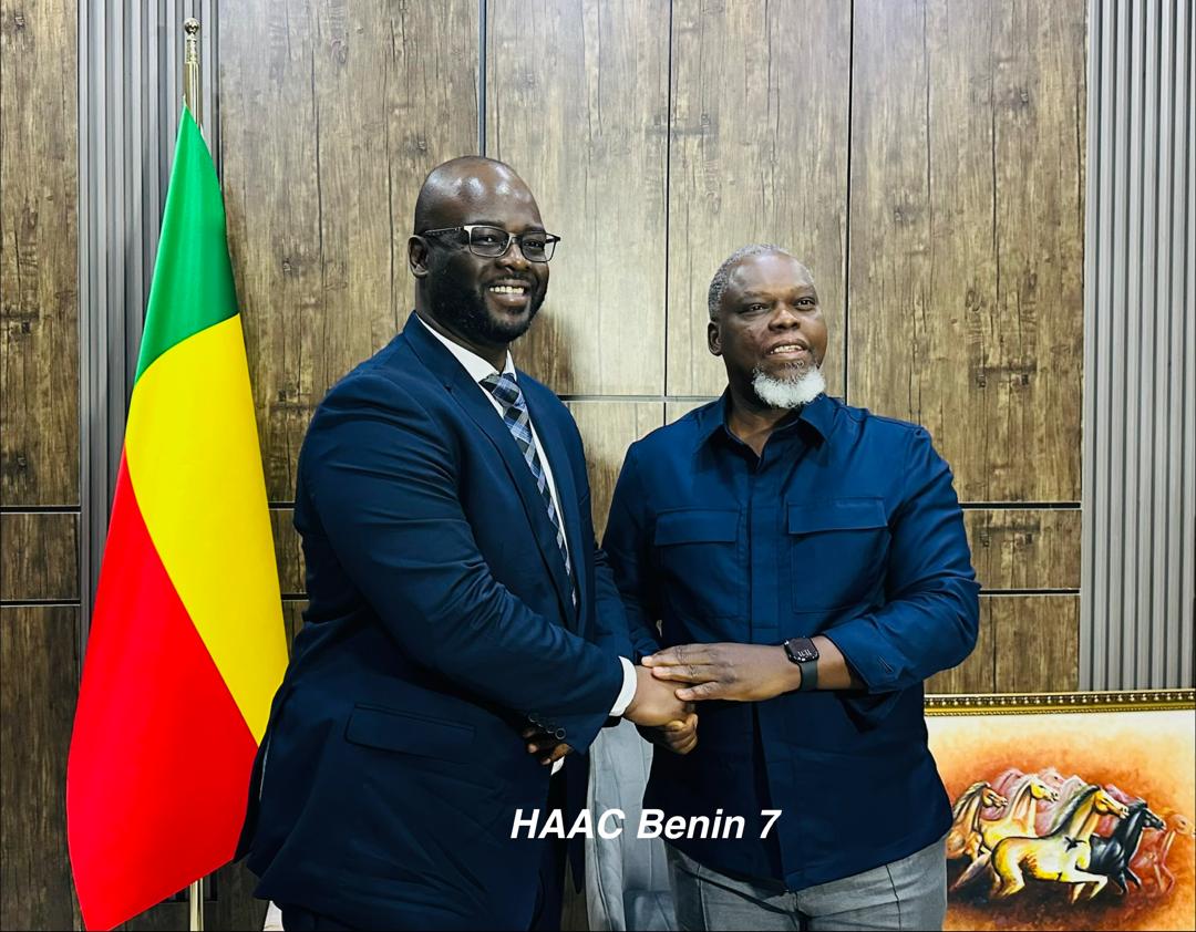 Audience à la HAAC du Bénin: le Président Edouard LOKO reçoit Aziz DIALLO, Directeur général Pay TV de Canal+ Afrique Francophone