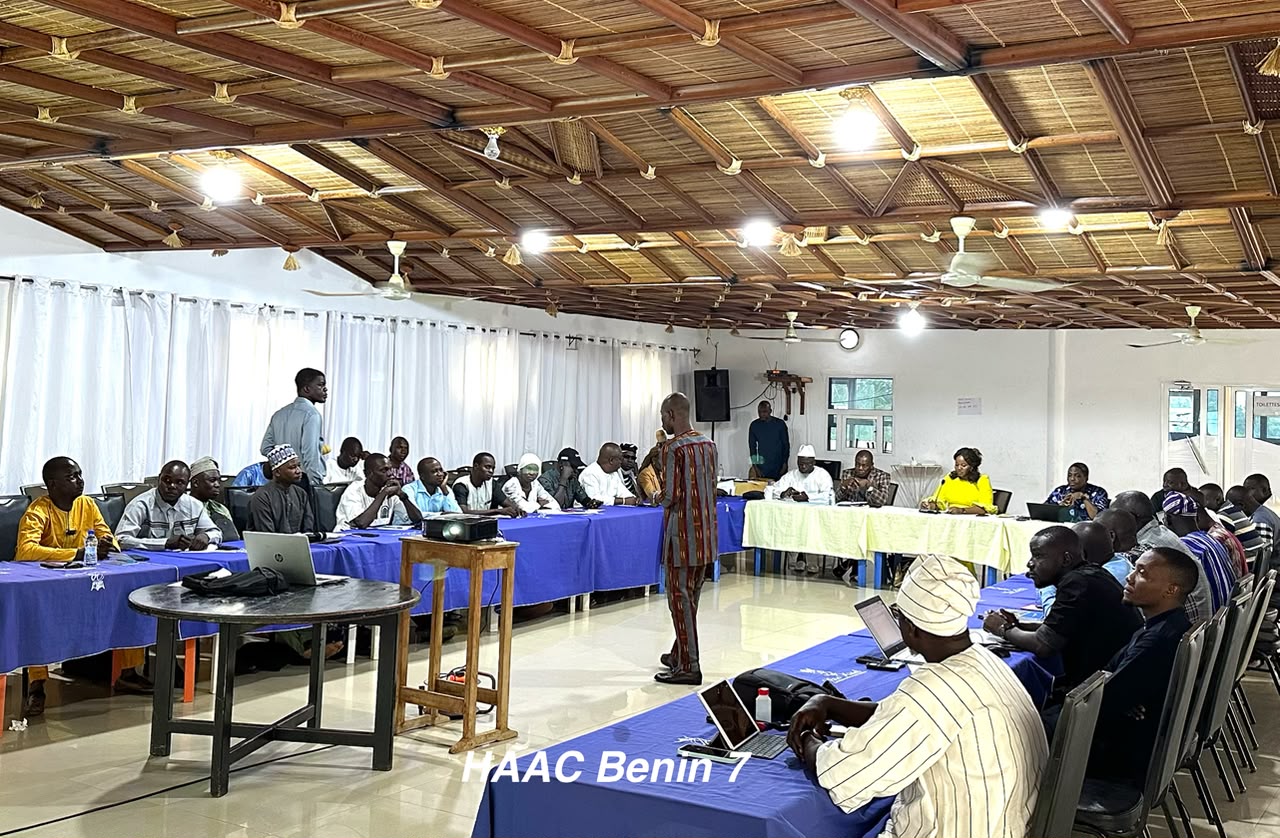 Couverture médiatique des faits liés à l'extrémisme violent: A Abomey, la HAAC outille les journalistes pour un traitement professionnel de l'information sensible